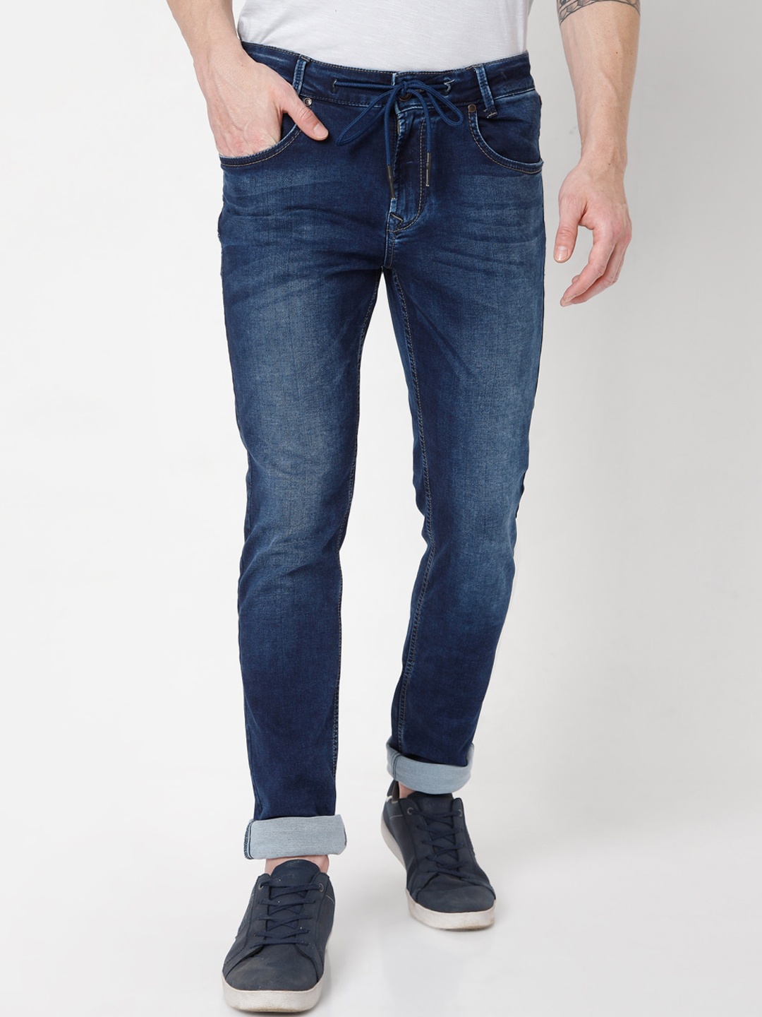 

Mufti Men Blue Slim Fit Light Fade Stretchable Jeans