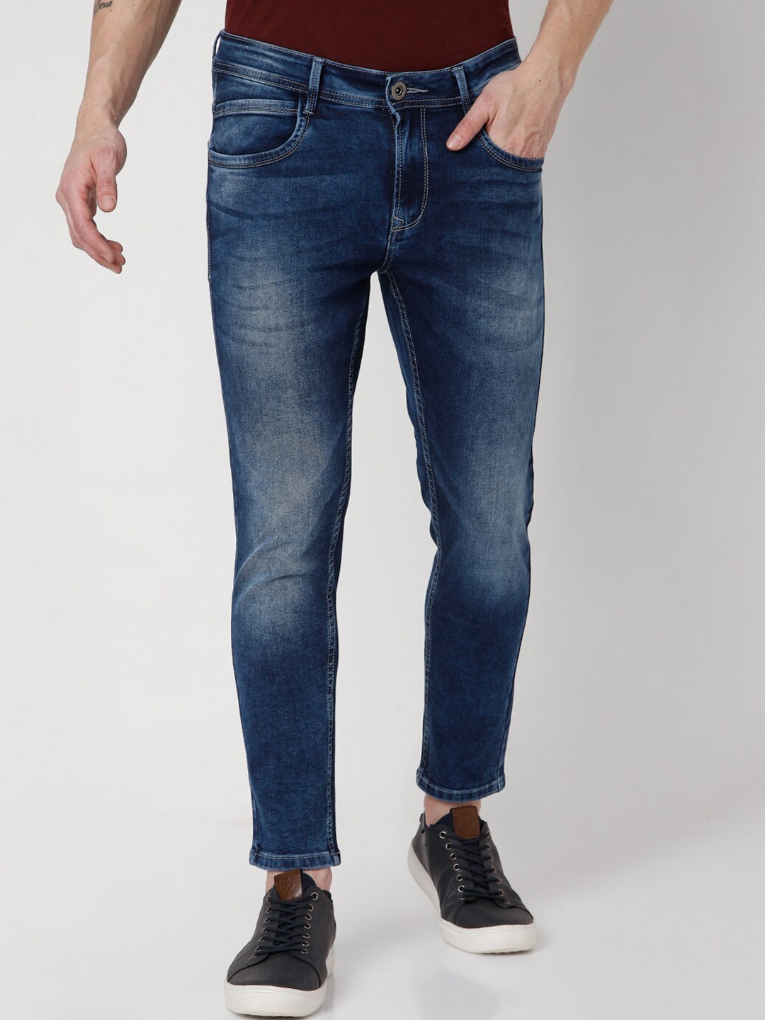 

Mufti Men Blue Slim Fit Heavy Fade Stretchable Jeans