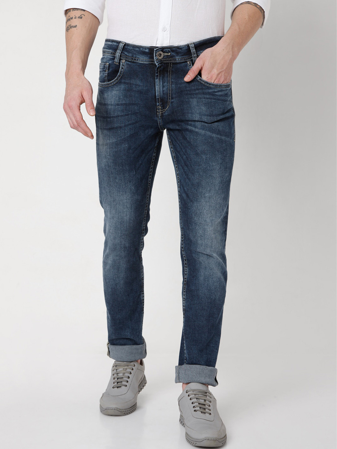

Mufti Men Blue Slim Fit Light Fade Stretchable Jeans