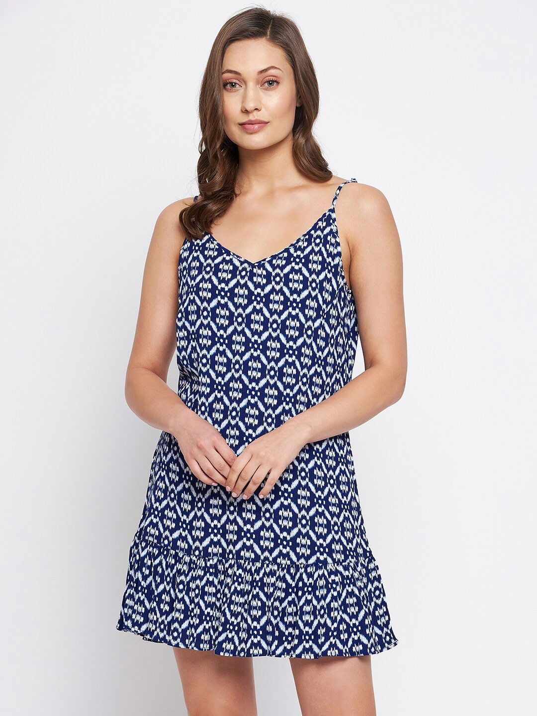 

Hypernation Blue & White Geometric Printed Nightdress