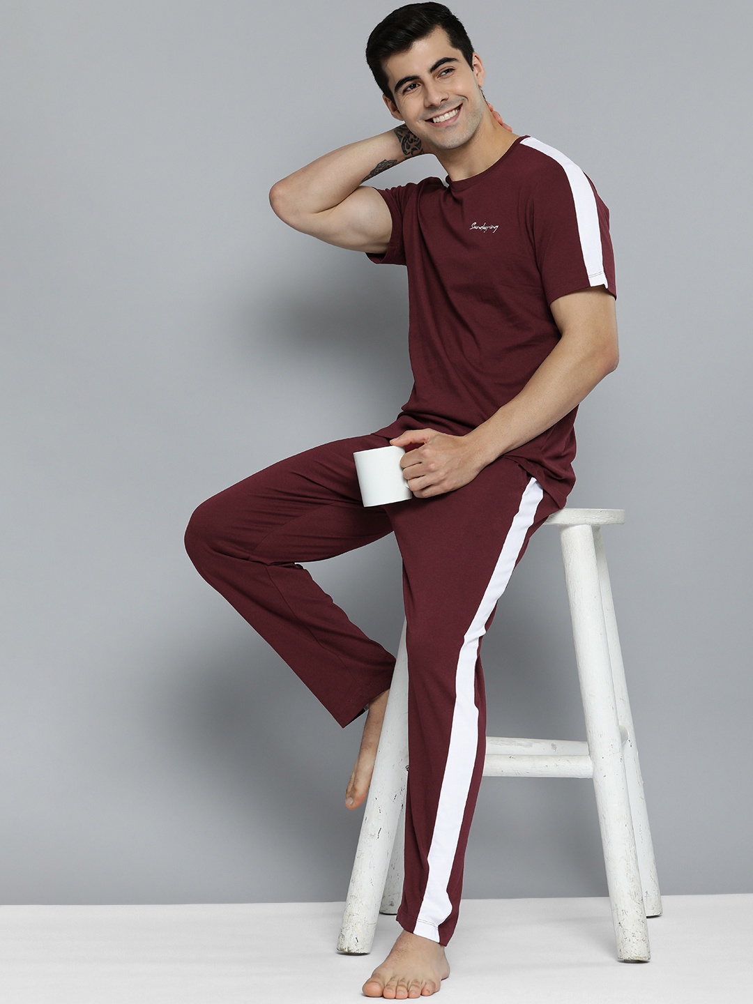 

Mast & Harbour Men Burgundy Colourblocked T-shirt with Pyjamas