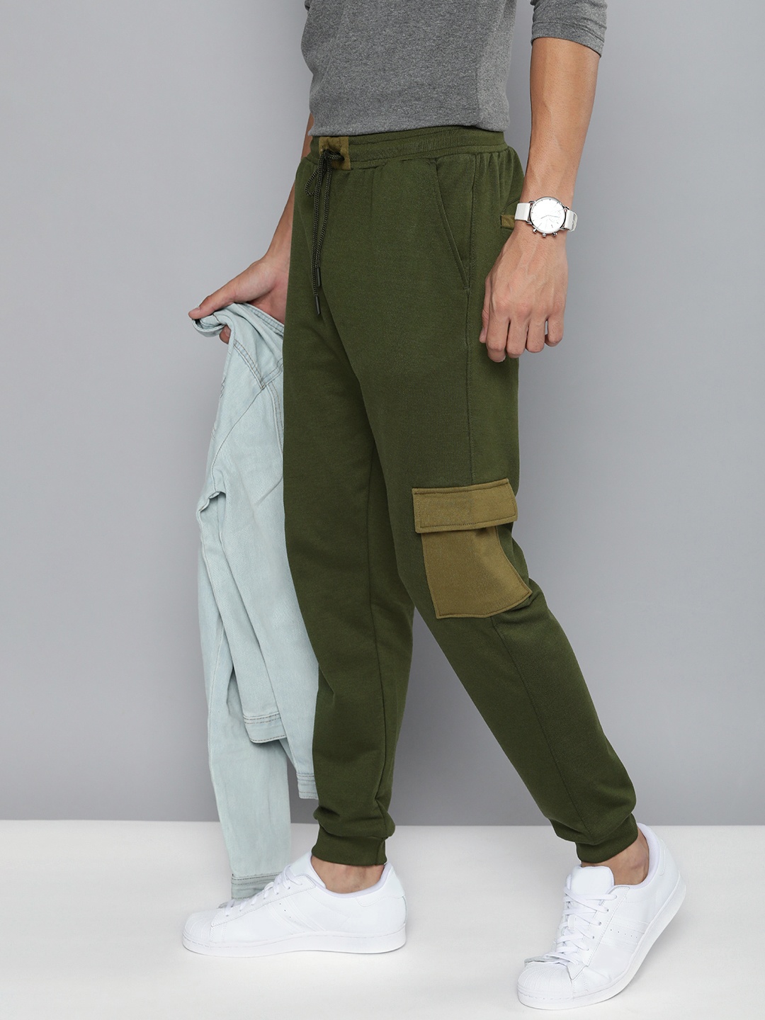 

Mast & Harbour Men Green Solid Joggers