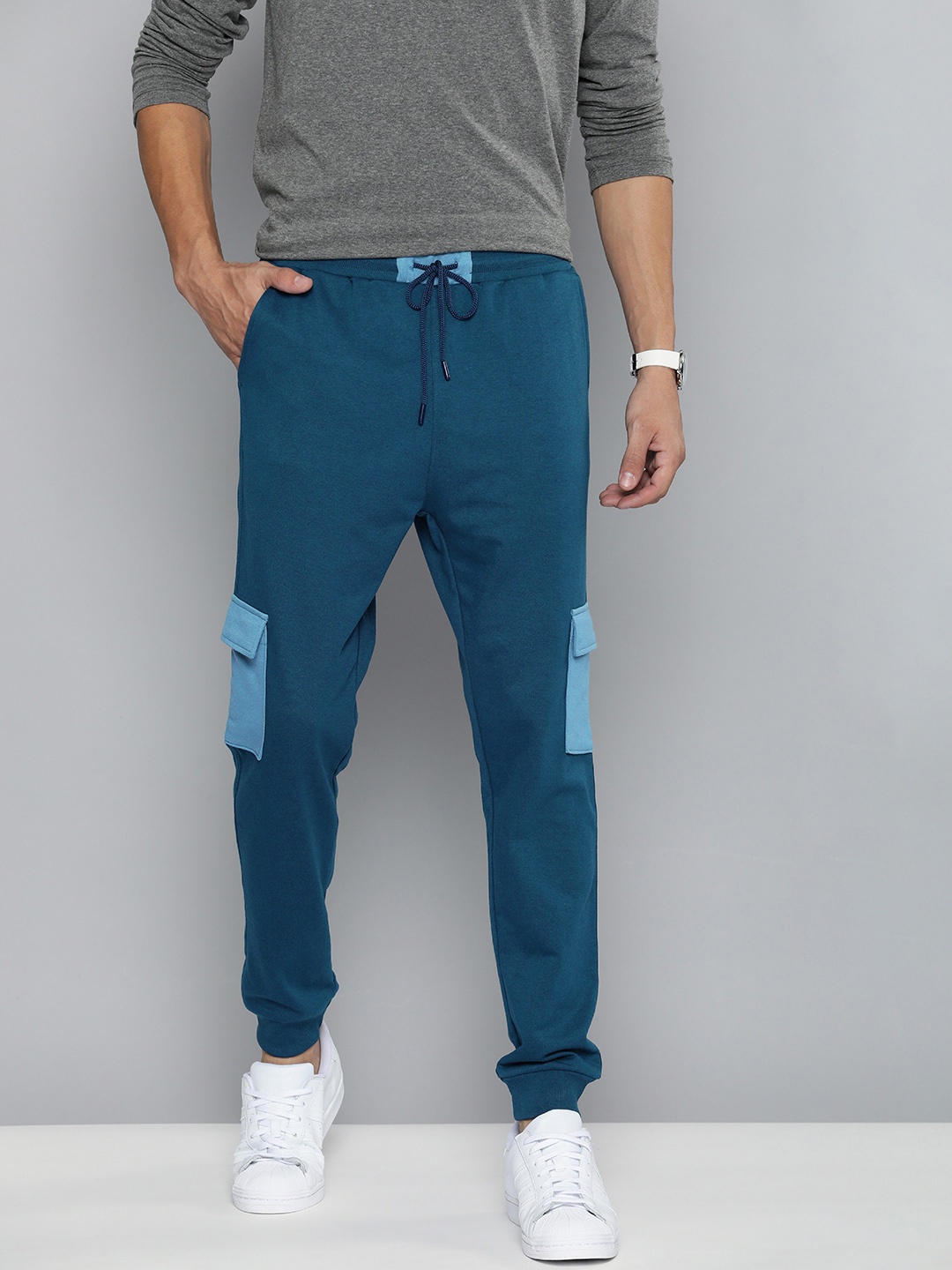 

Mast & Harbour Men Blue Solid Joggers