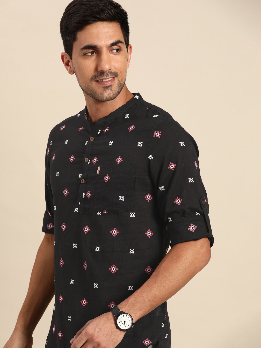 

Anouk Men Black & White Pure Cotton Geometric Print Short Kurta