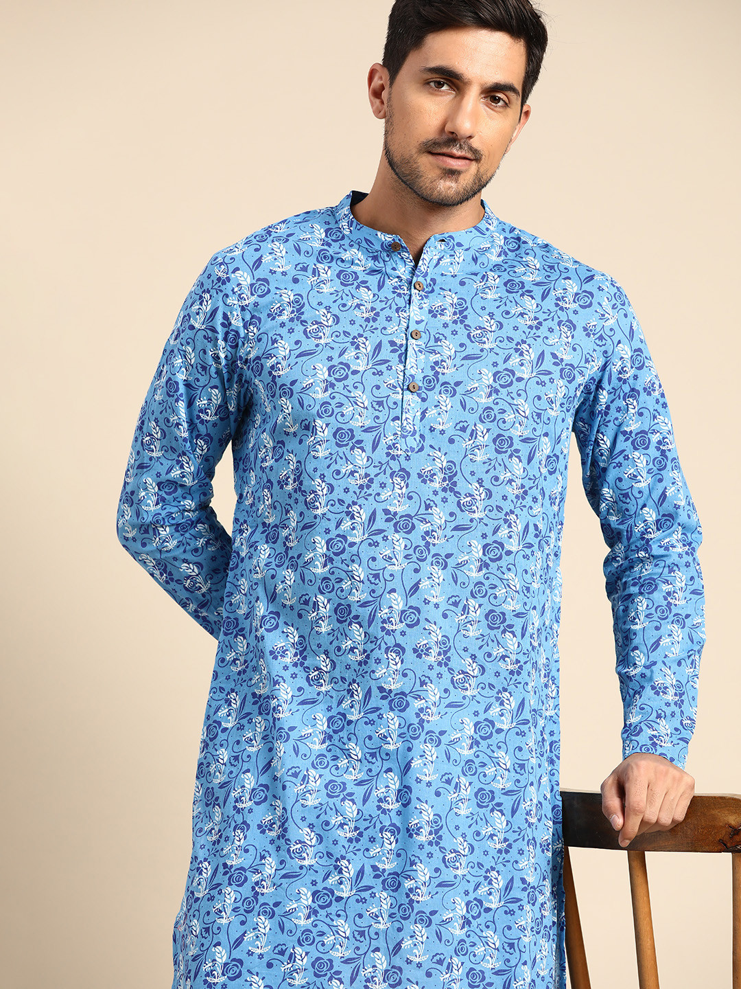 

Anouk Men Blue & White Floral Printed Kurta