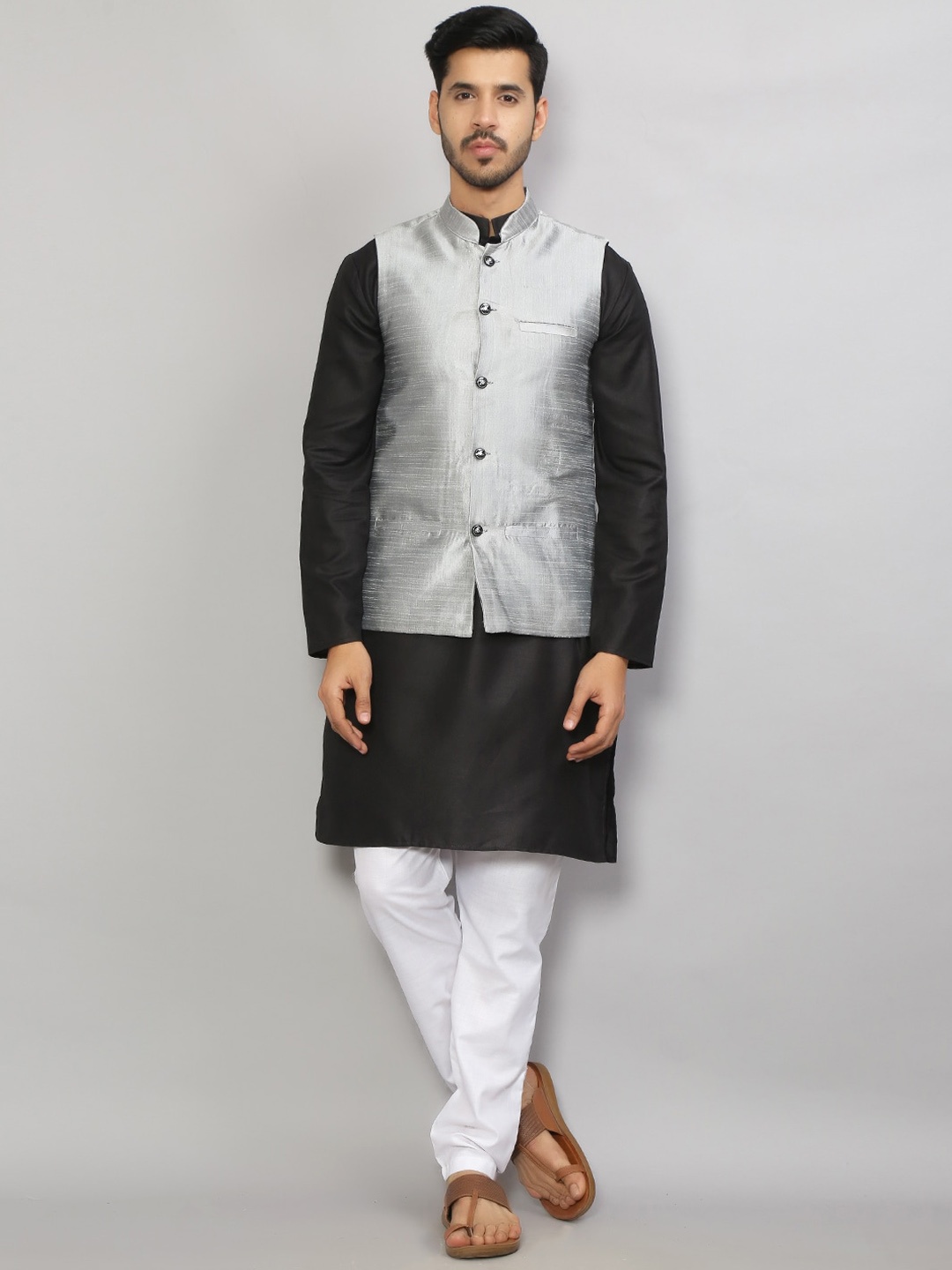 

GRACIT Men Black Kurta with Pyjamas & Jacket