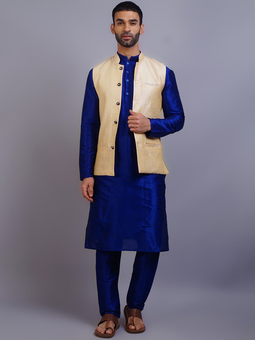 

GRACIT Men Blue Dupion Silk Kurta with Pyjamas & Nehru Jacket