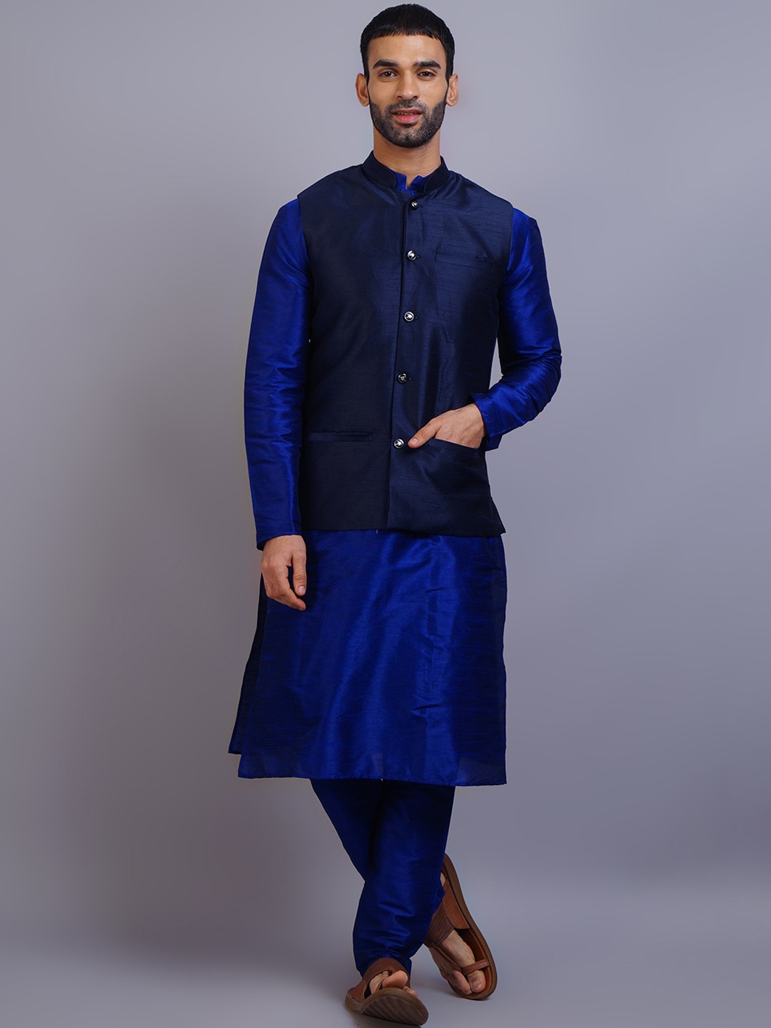 

GRACIT Men Blue Dupion Silk Kurta with Pyjamas & Nehru Jacket