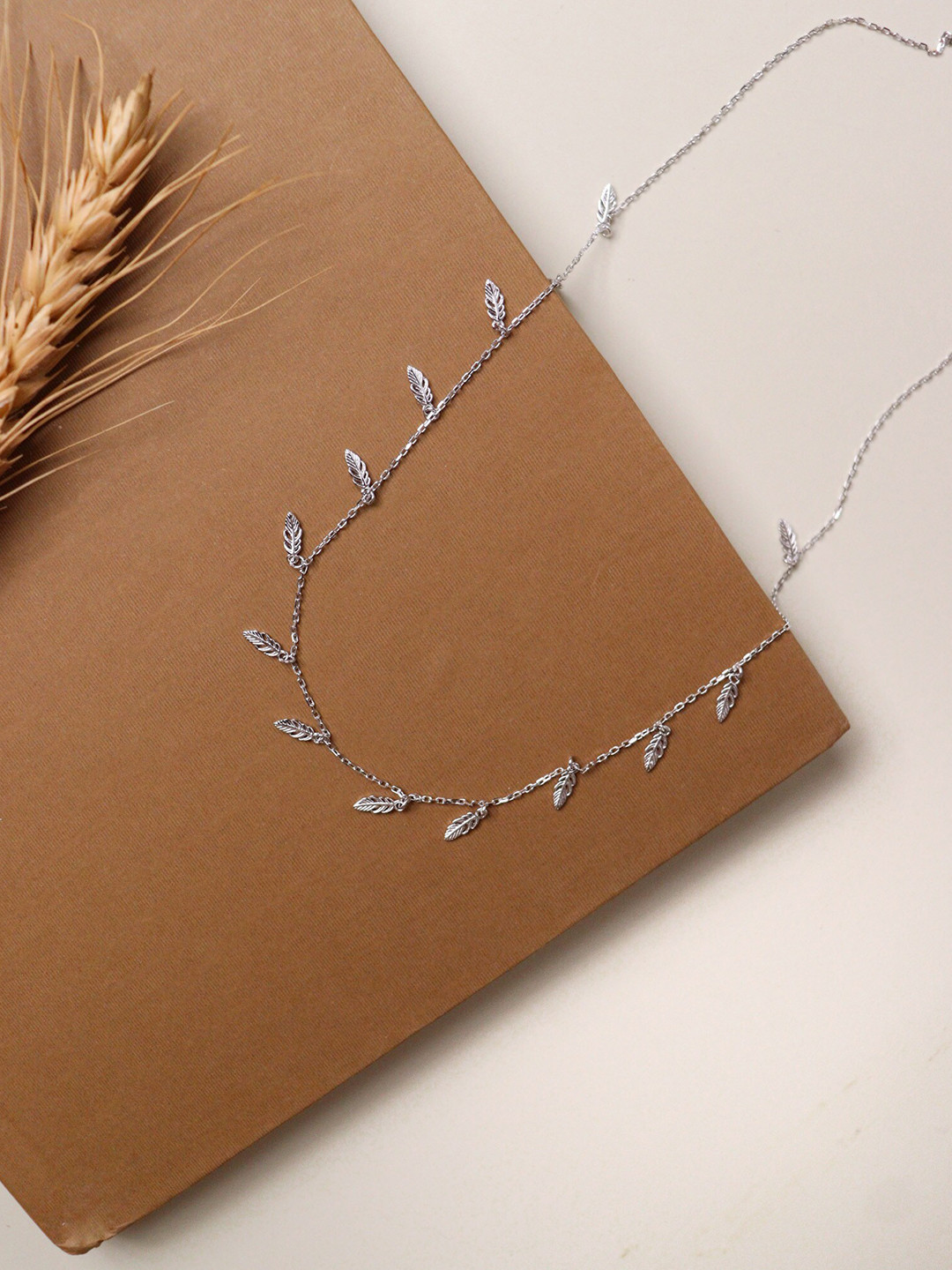 

CURIO COTTAGE Silver-Plated Feather Chain