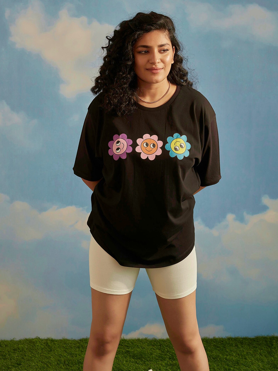 

THE CLOTHING FACTORY Women Black Printed Relaxed-Fit Cotton T-shirt