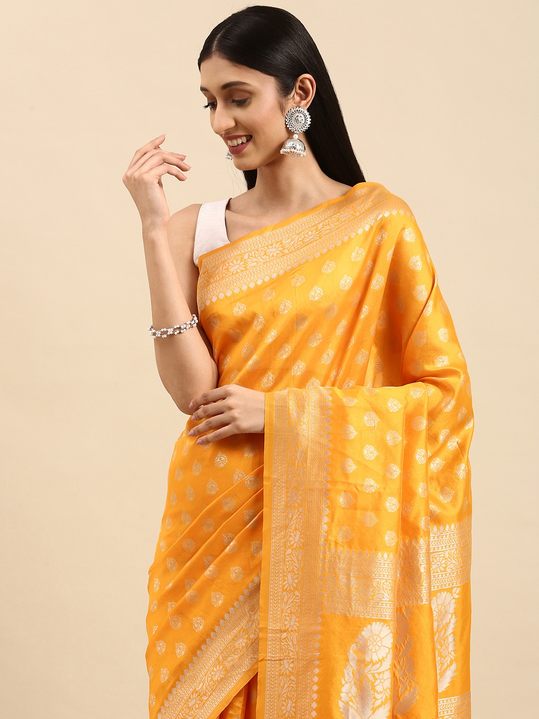 

Anouk Yellow & Golden Ethnic Motifs Silk Blend Kanjeevaram Saree