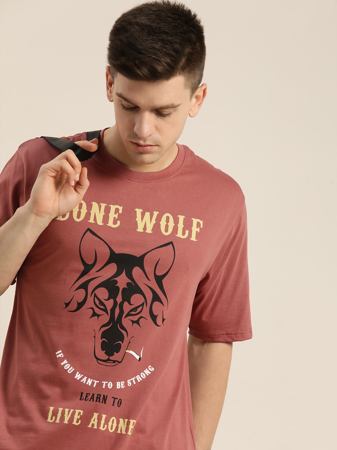 

Difference of Opinion Men Rose & Black Printed Pure Cotton Loose T-shirt