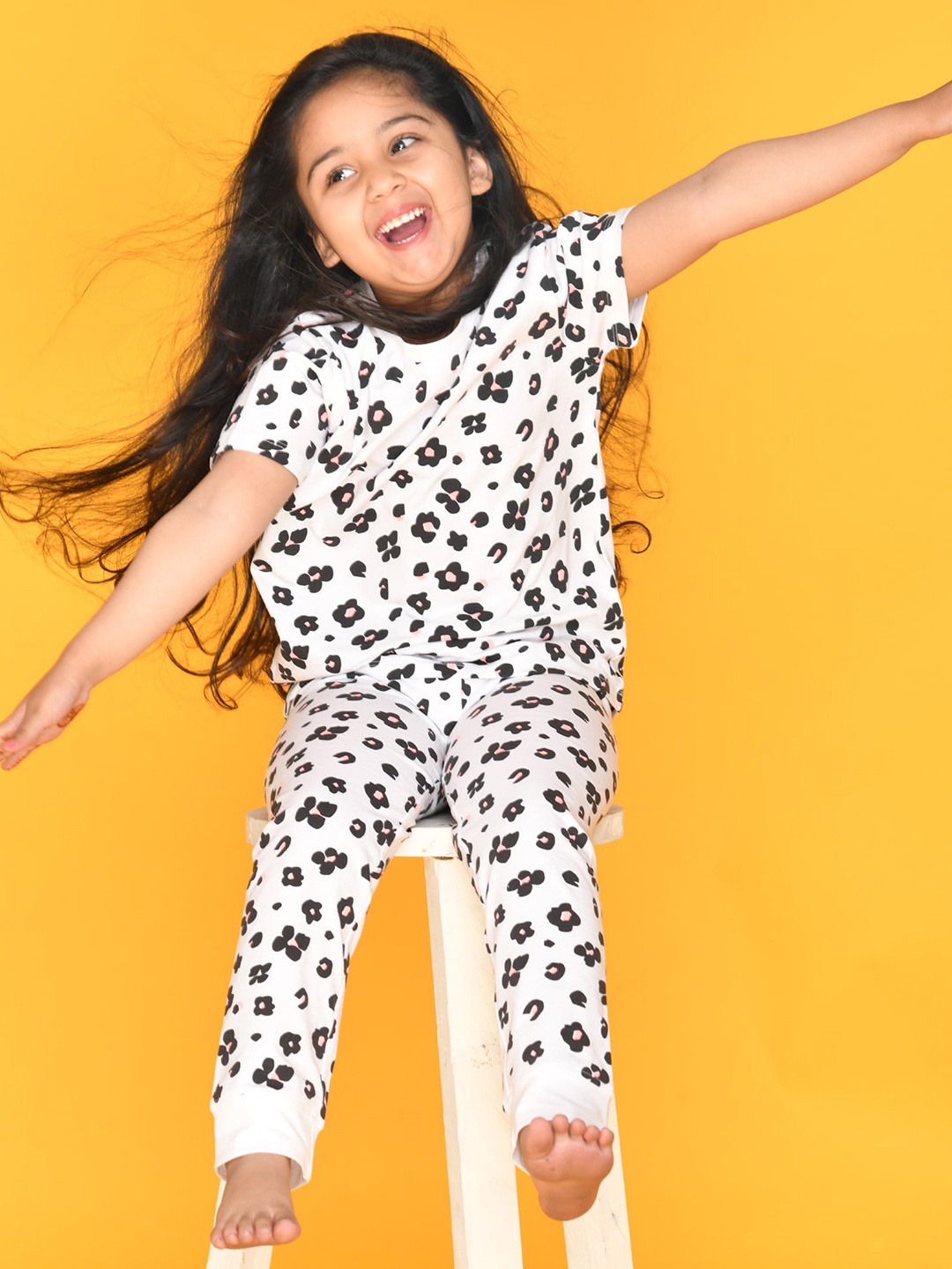 

Anthrilo Girls White & Black Printed Cotton Night suit