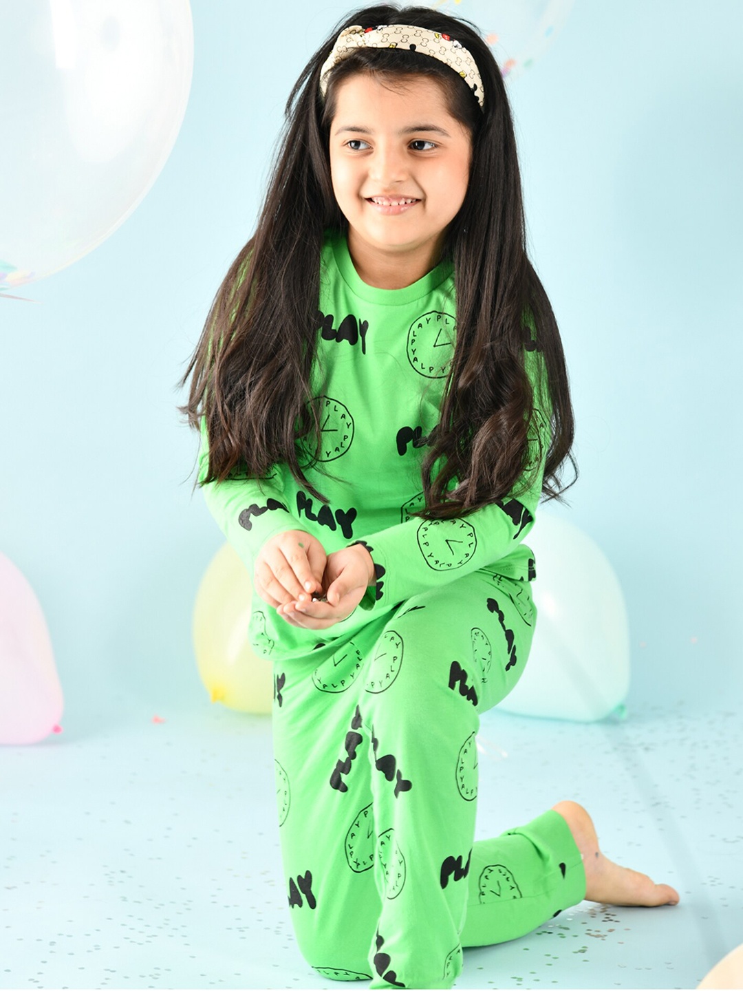 

Anthrilo Girls Green & Black Conversational Printed Pure Cotton Night Suit