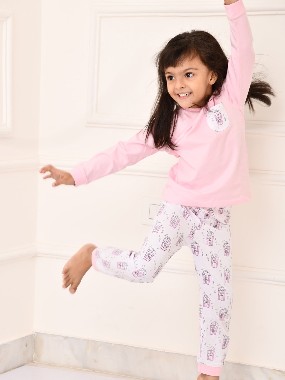 

Anthrilo Girls Pink & White Solid Pure Cotton Night suit