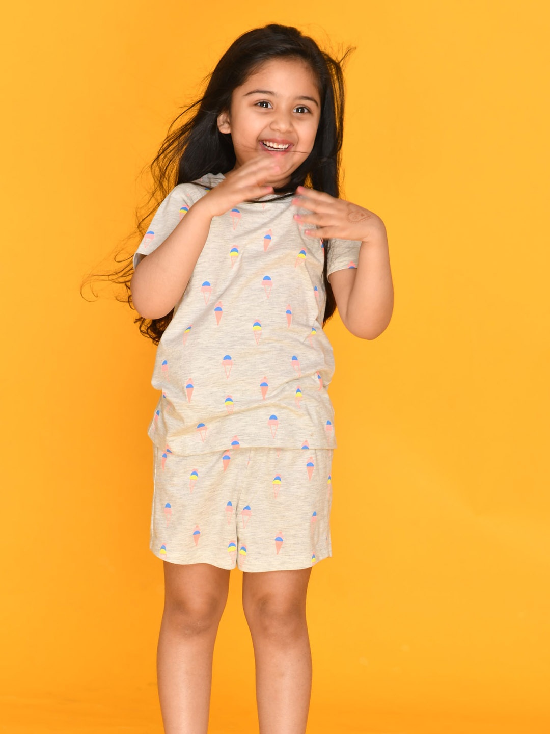 

Anthrilo Girls Grey Melange & Green Printed Pure Cotton Night suit