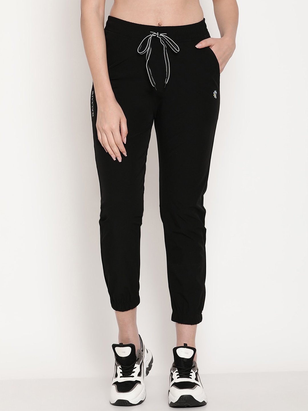 

Gallus Women Black Solid Stretchable Joggers