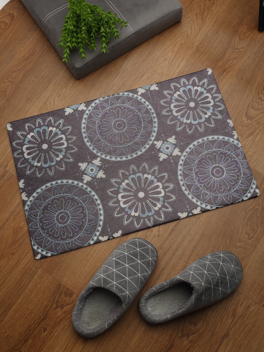 

HOSTA HOMES Grey & Dark Grey Digitally Printed Anti-Skid Doormat, Multi