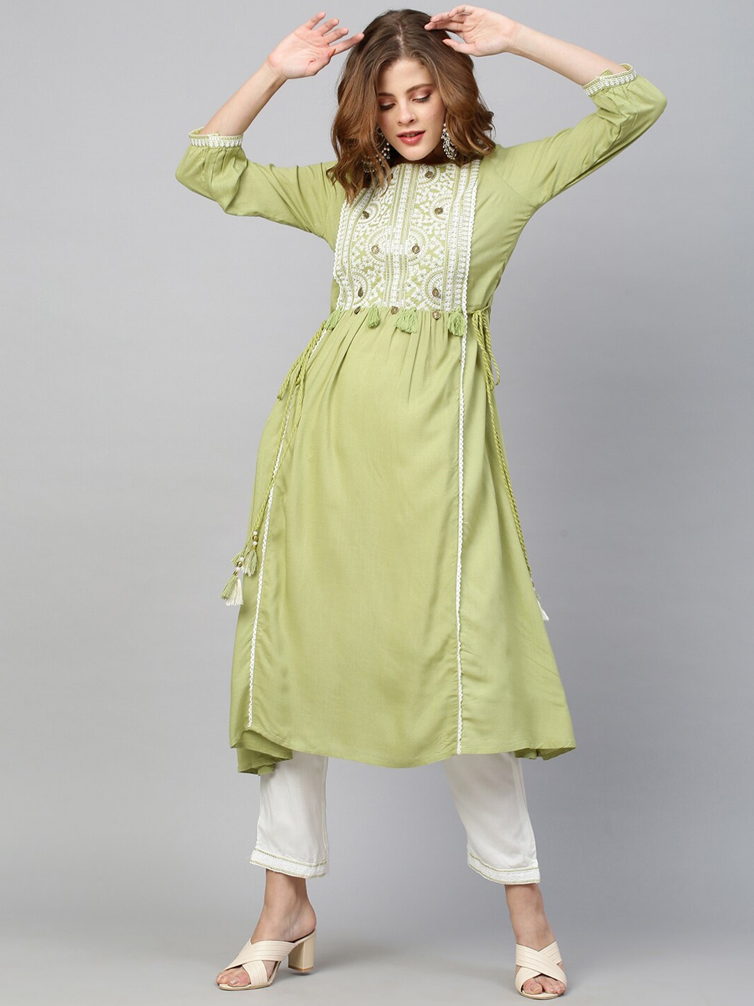

FASHOR Women Green Ethnic Motifs Yoke Design Kurta with Trousers