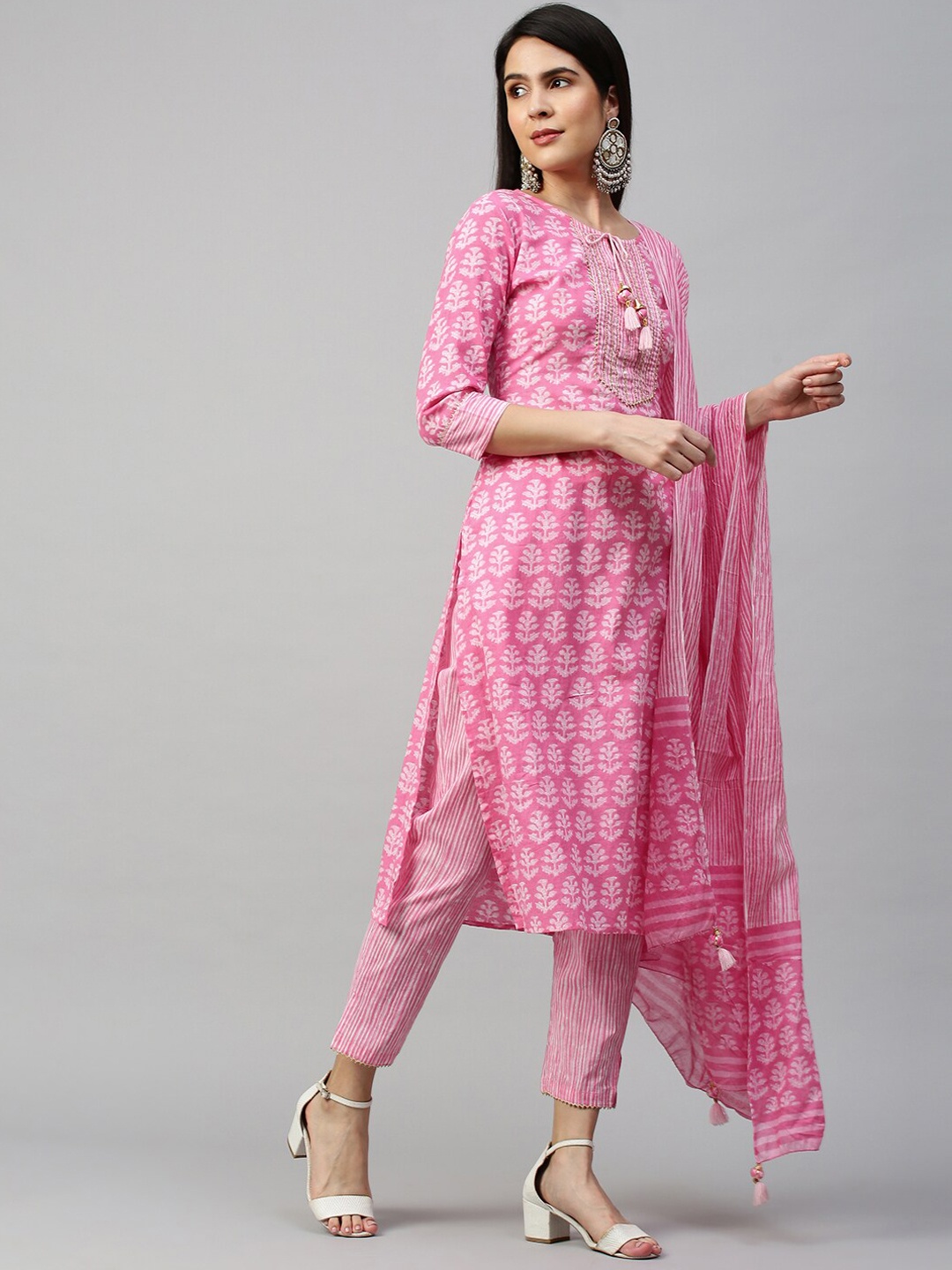 

FASHOR Women Pink Floral Printed Pure Cotton Kurta with Trousers & With Dupatta