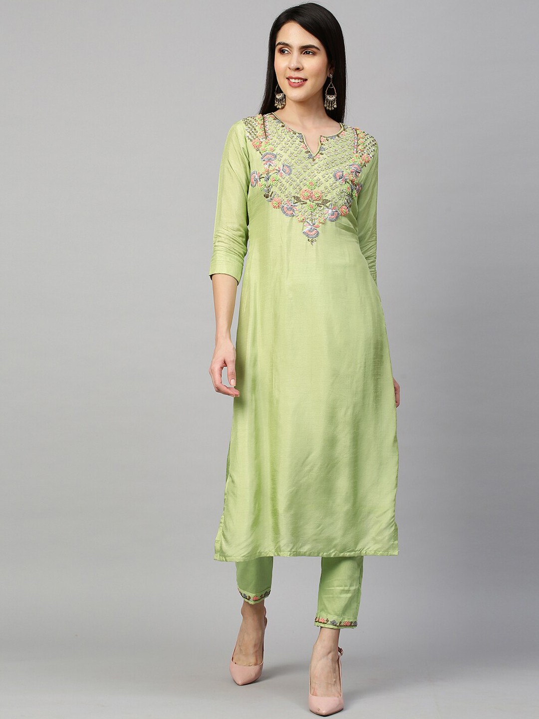 

FASHOR Women Green Floral Embroidered Beads and Stones Kurta with Trousers