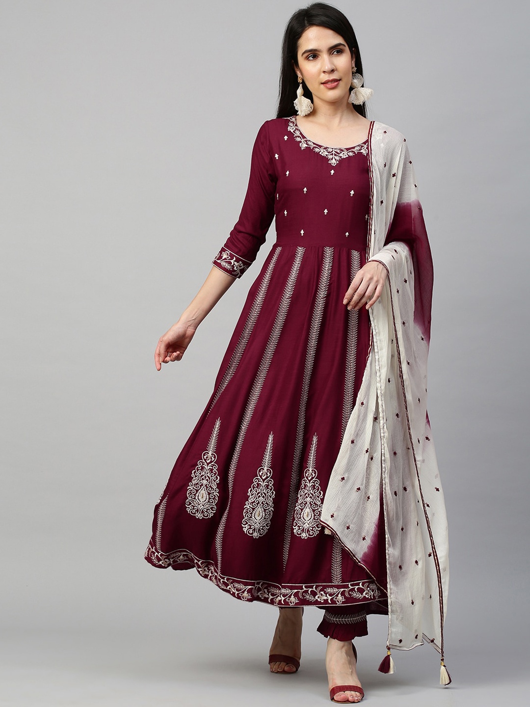 

FASHOR Women Maroon & Off-White Ethnic Motifs Embroidered Panelled Kurta Set