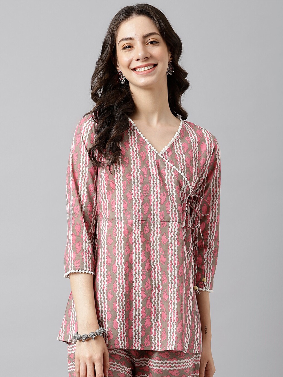 

DECKEDUP Women Pink Geometric Striped Cotton Wrap Top