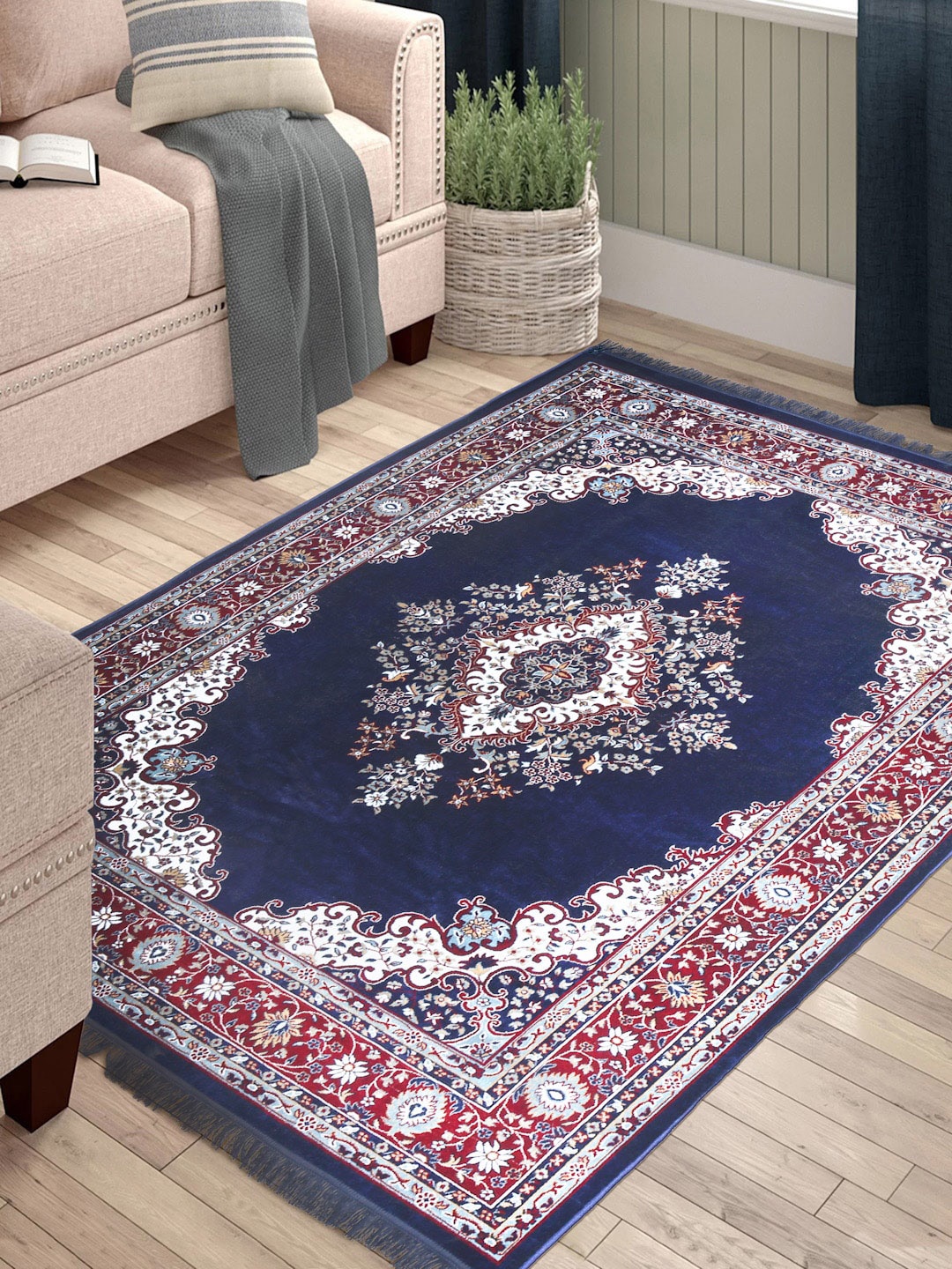 

KLOTTHE Blue & White Rectangle Handmade Traditional Cotton Carpet