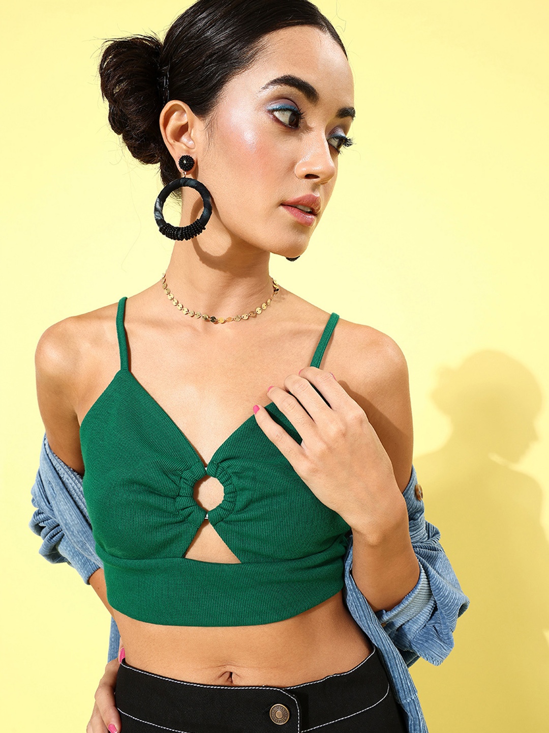 

KASSUALLY Women Green Pure Cotton Solid Cut-Out Detail Crop Top