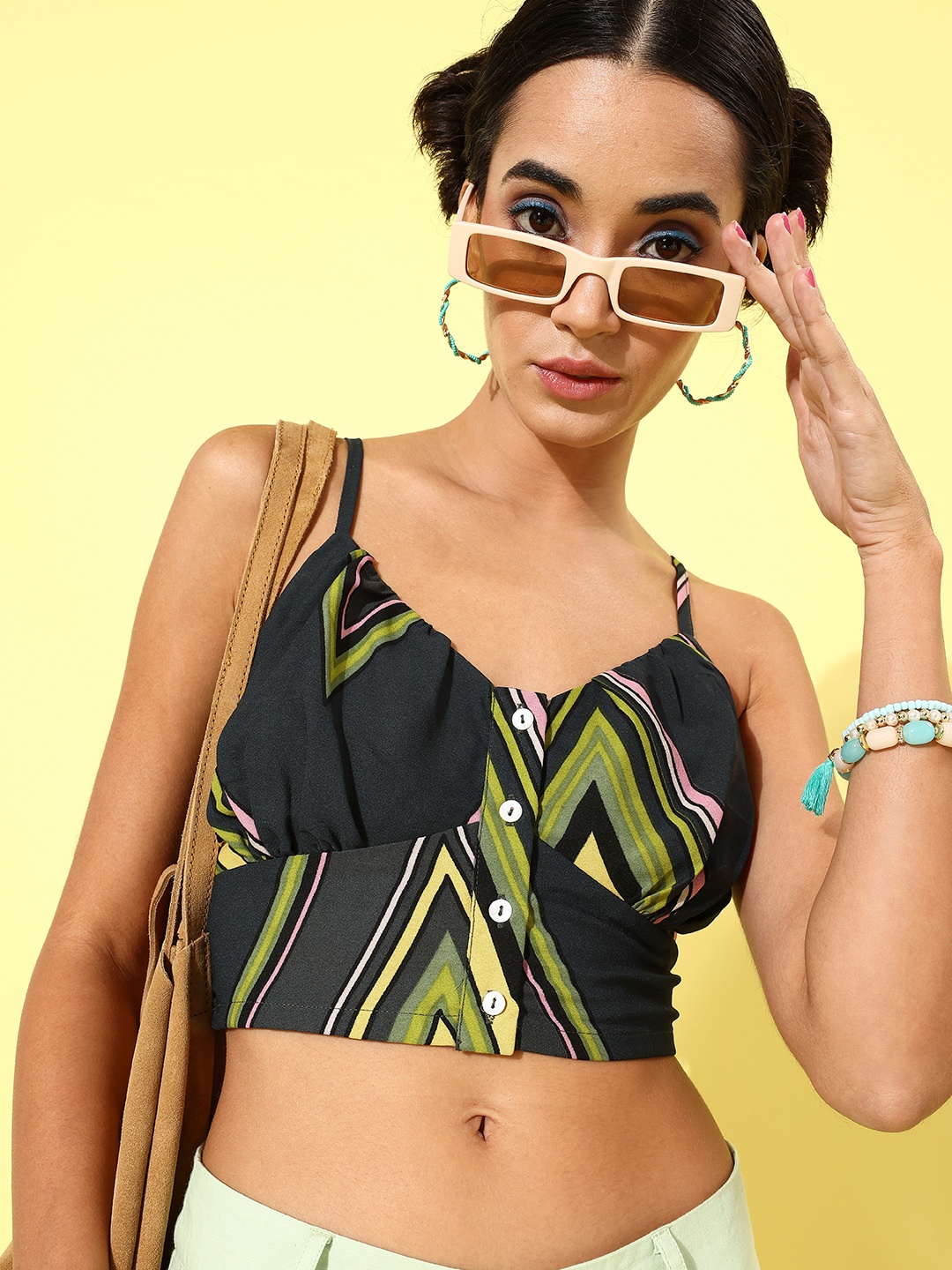 

KASSUALLY Women Charcoal Grey & Green Geometric Print Crop Top