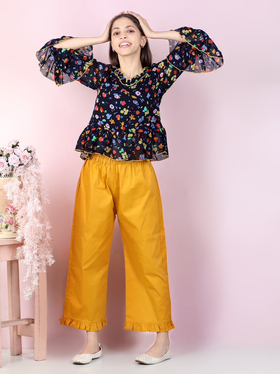 

Cutiekins Floral Printed Bell Sleeves Top & Solid Capri Set -Navy Blue & Mustard