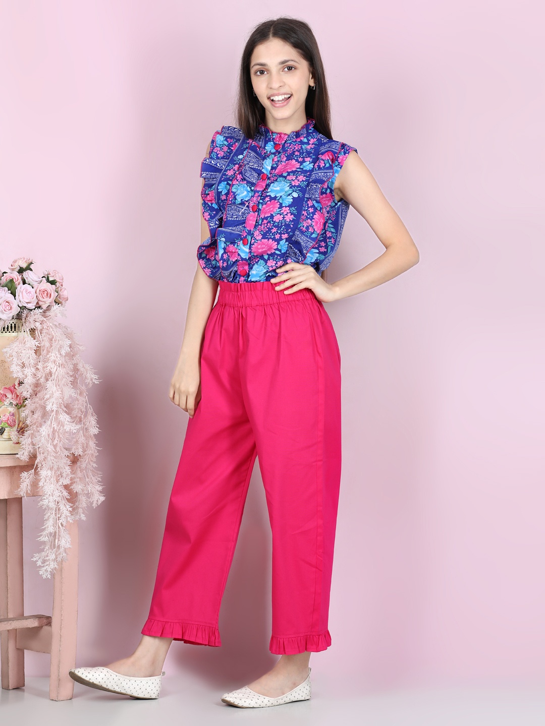 

Cutiekins Girls Blue & Pink Printed Sleeveless Ruffled Top with Trousers