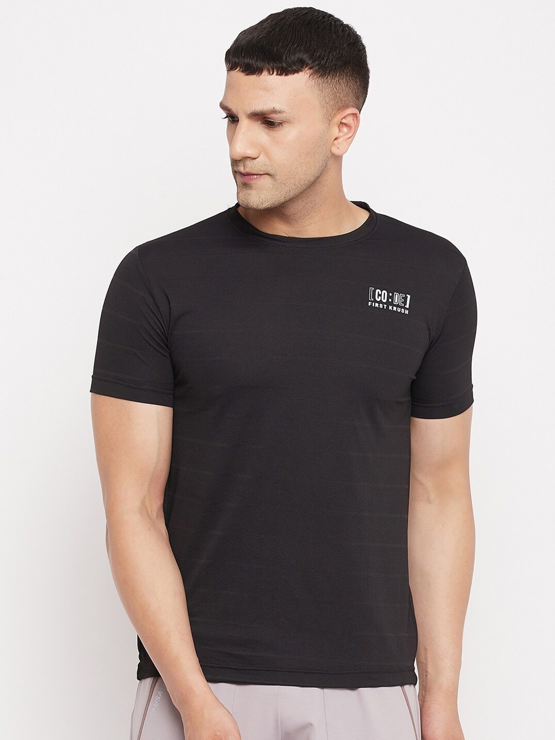 

FirstKrush Men Black Solid Regular-Fit T-shirt