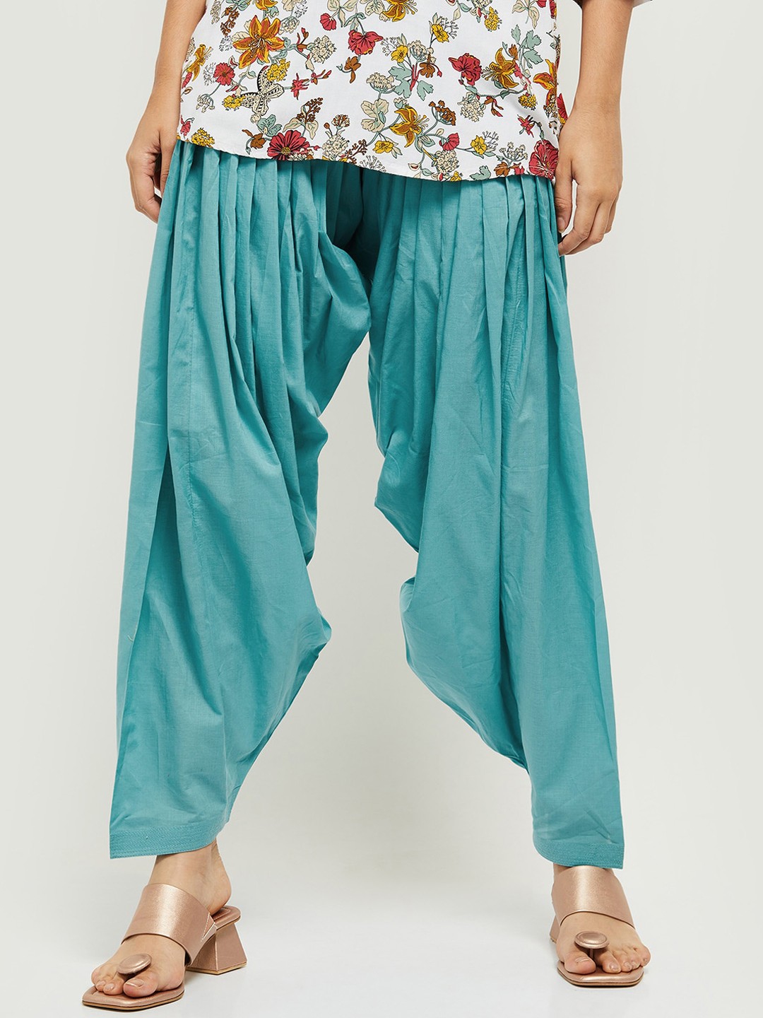 

max Women Blue Solid Pure Cotton Patiala Pants