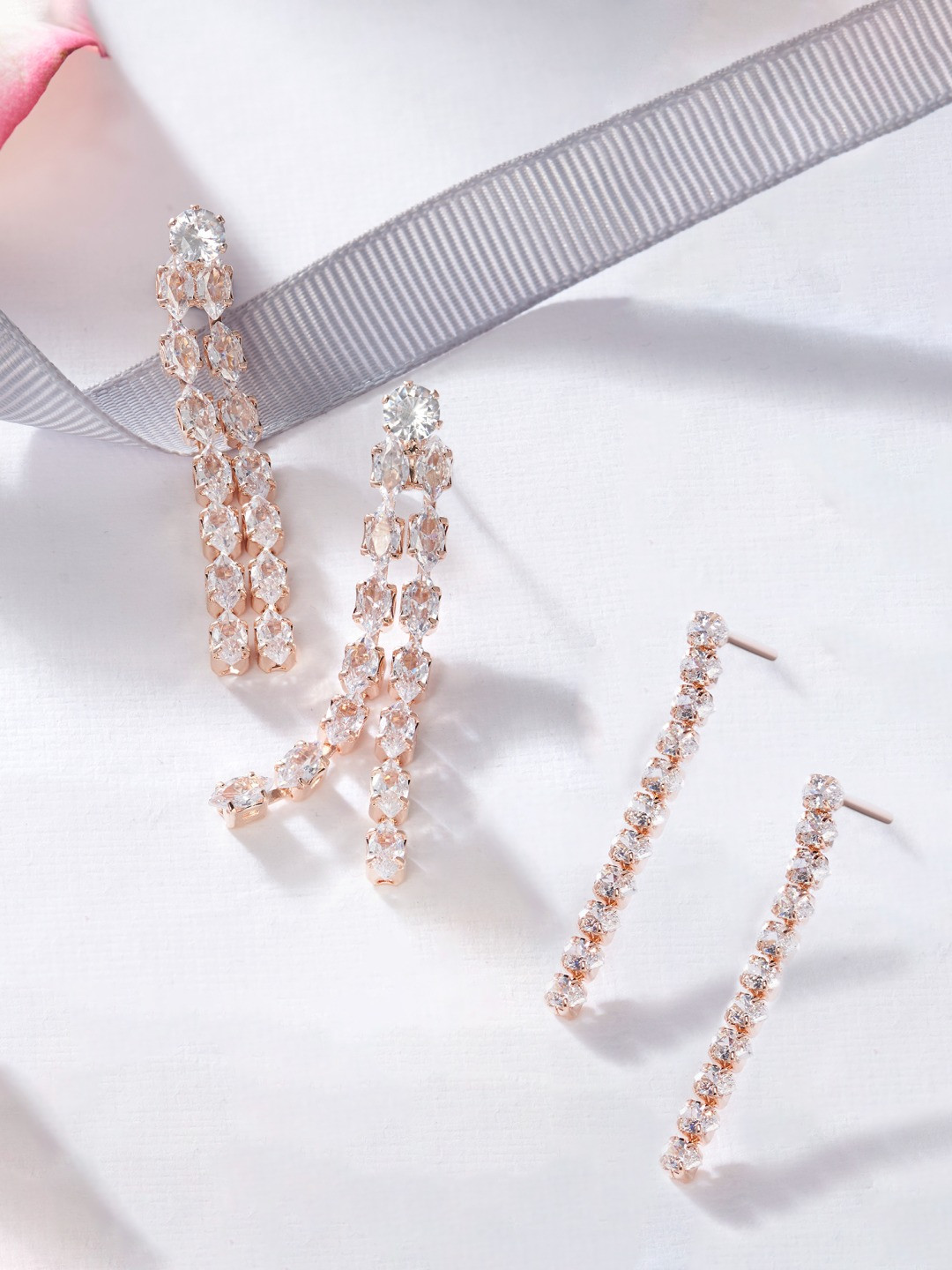 

Zaveri Pearls Woman Rose Gold Contemporary Set of 2 Drop Earrings