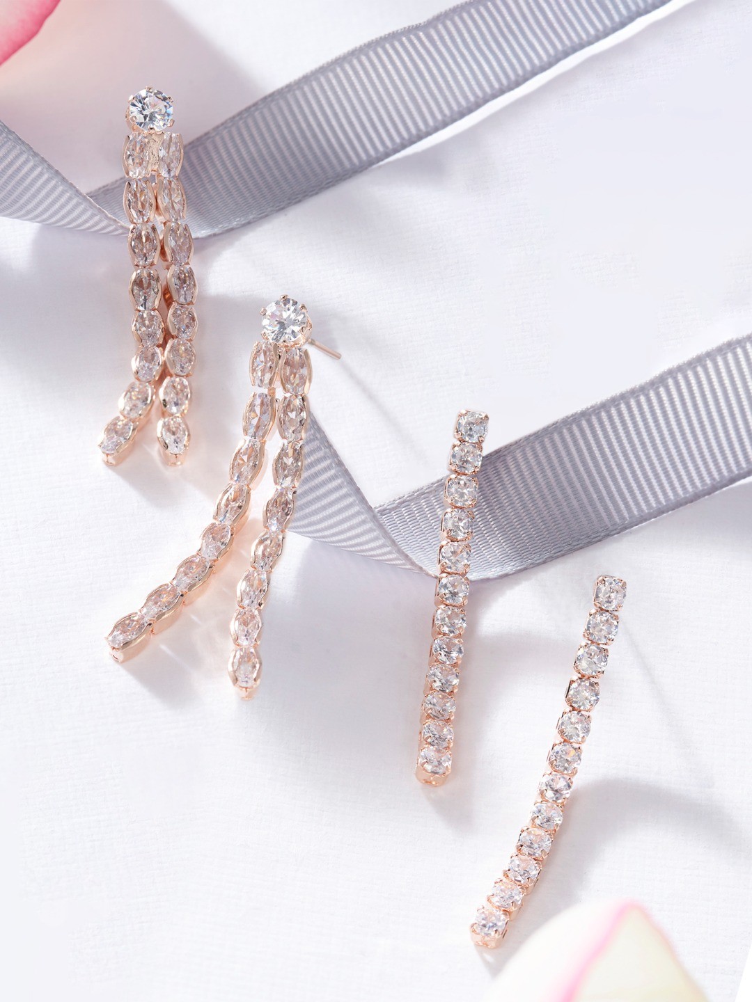 

Zaveri Pearls Woman Rose Gold Contemporary Set of 2 Drop Earrings