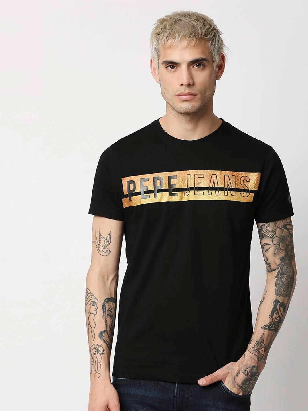 

Pepe Jeans Men Black & Gold-Toned Typography Applique Slim Fit T-shirt