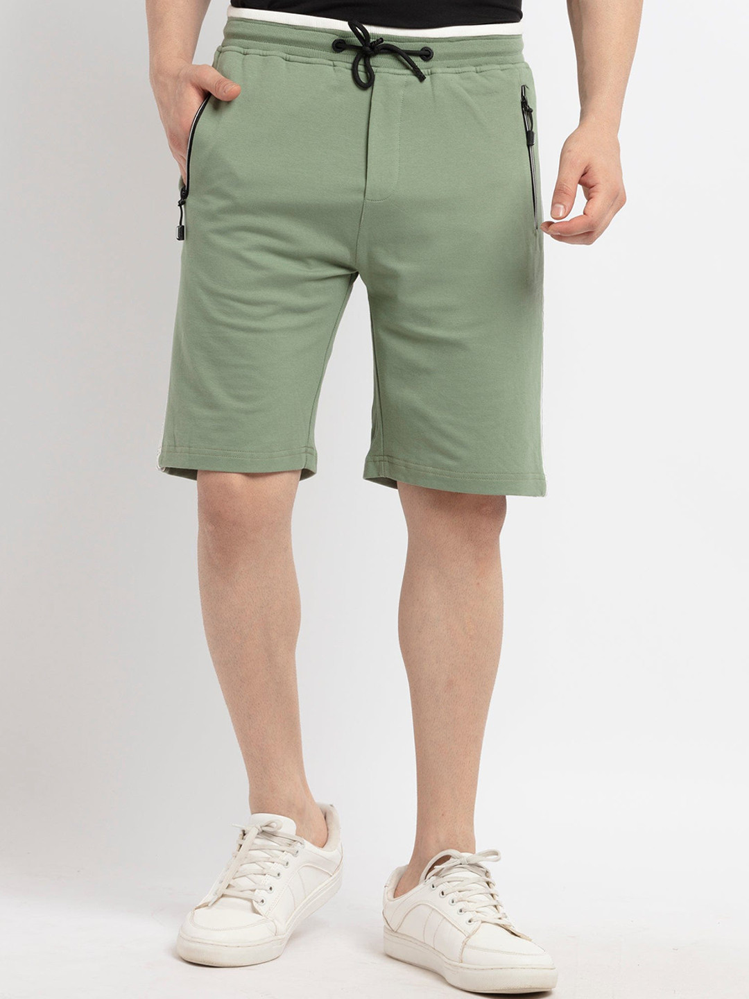 

Status Quo Men Green Cotton Shorts
