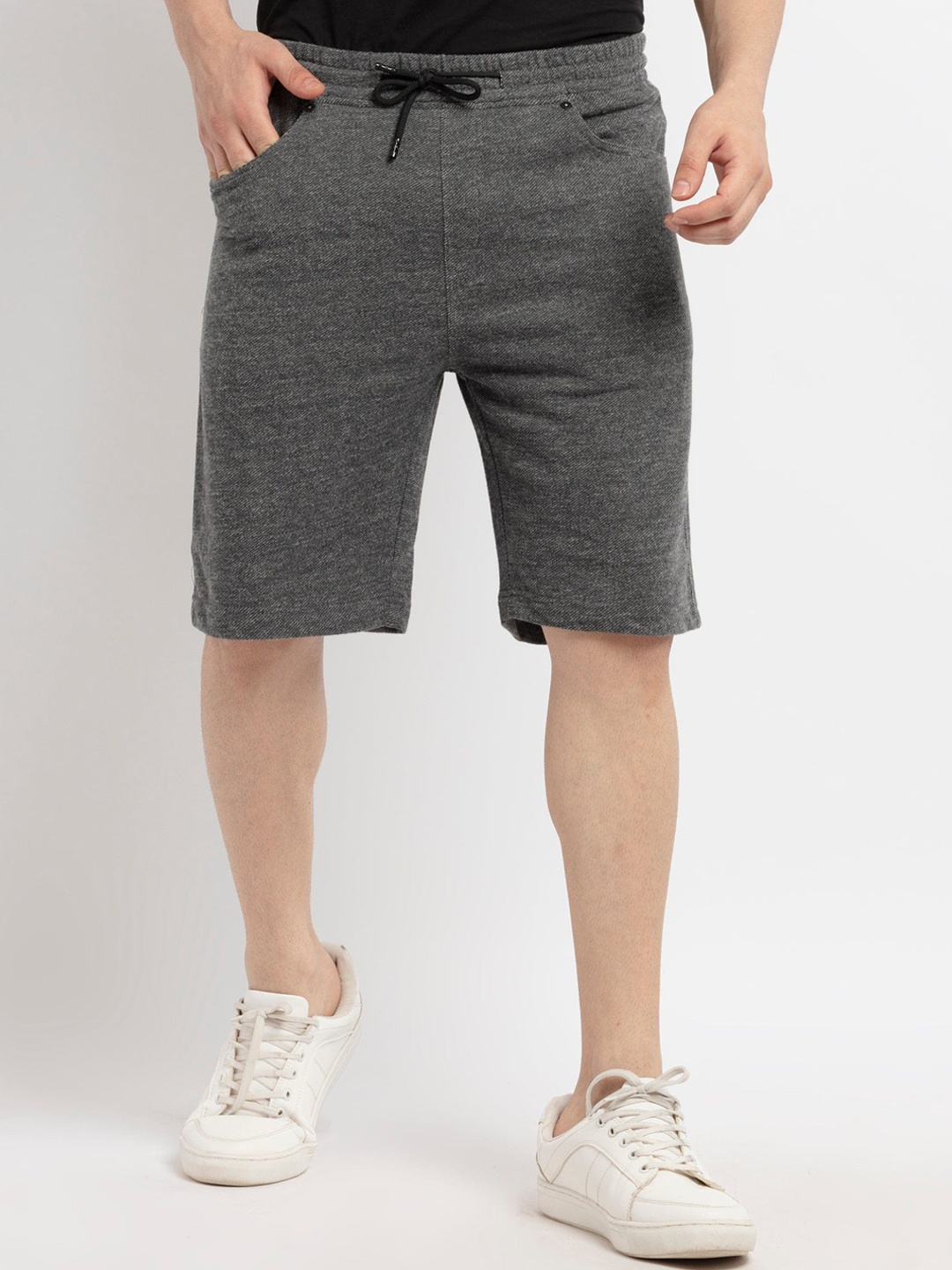 

Status Quo Men Black Solid Mid Rise Regular Shorts