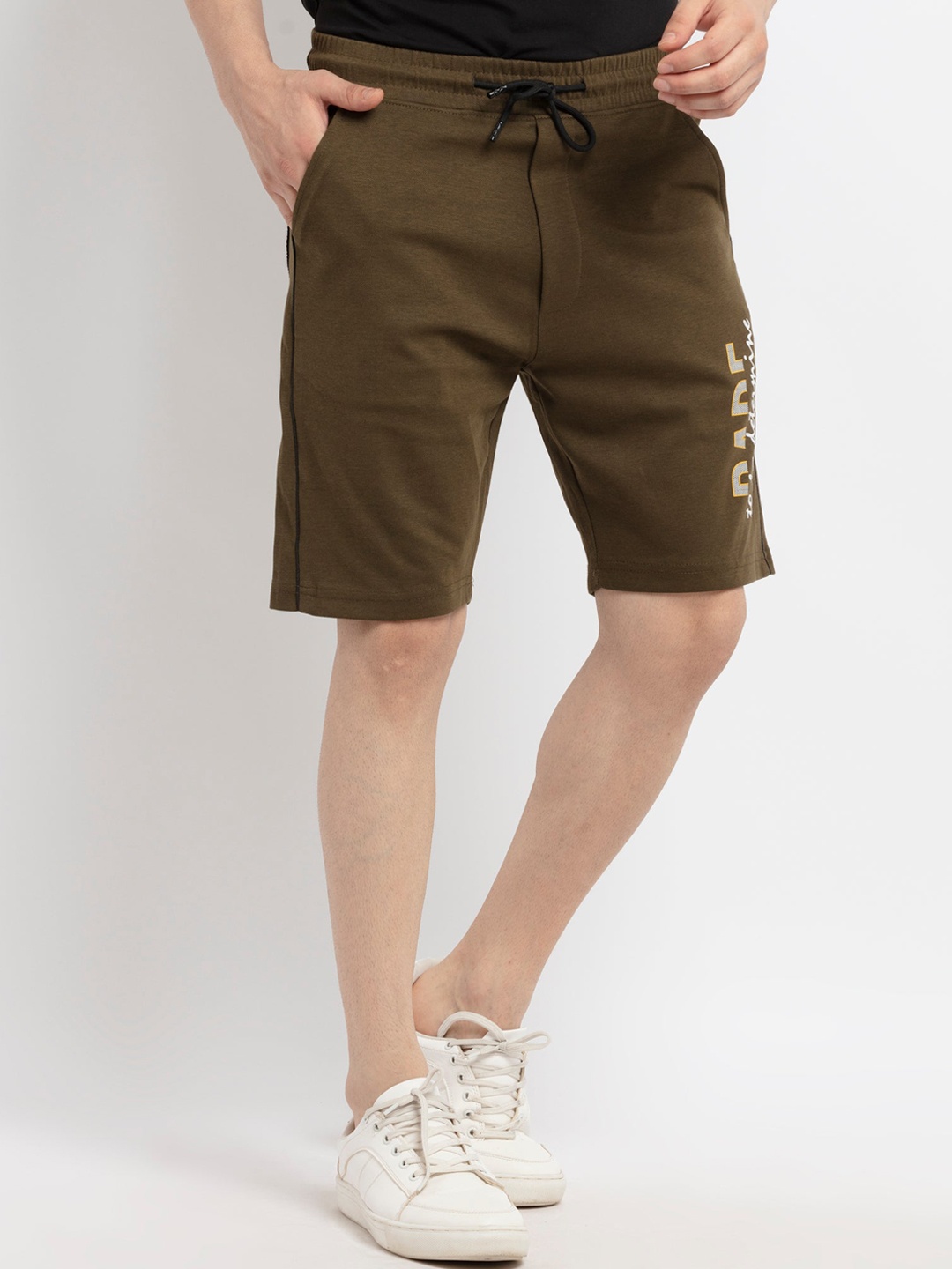 

Status Quo Men Olive Green Solid Mid Rise Regular Shorts