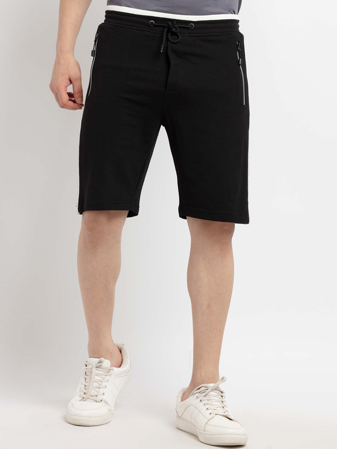 

Status Quo Men Black Solid Mid Rise Regular Shorts