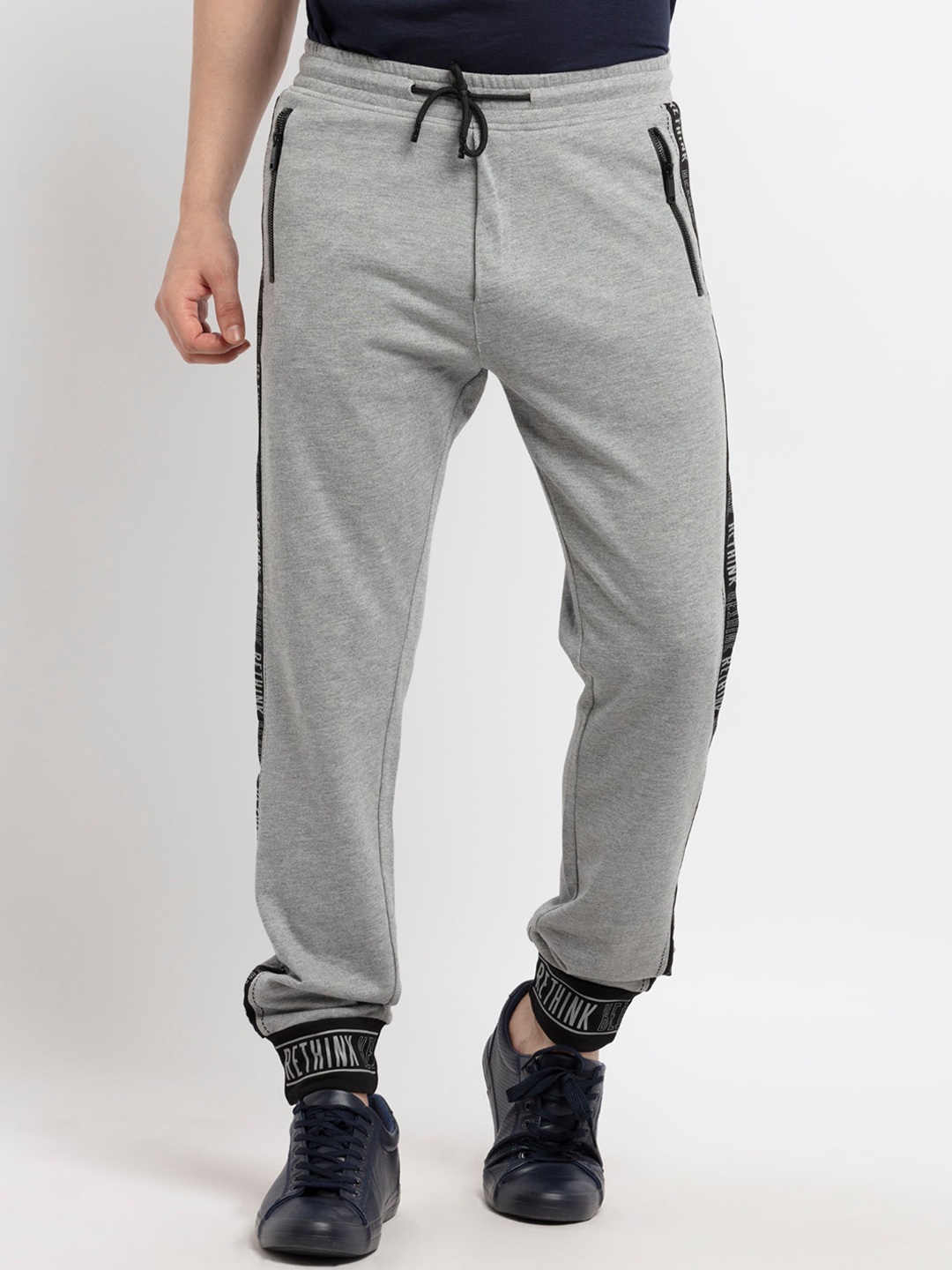 

Status Quo Men Grey Melange & Black Solid Cotton Regular Joggers