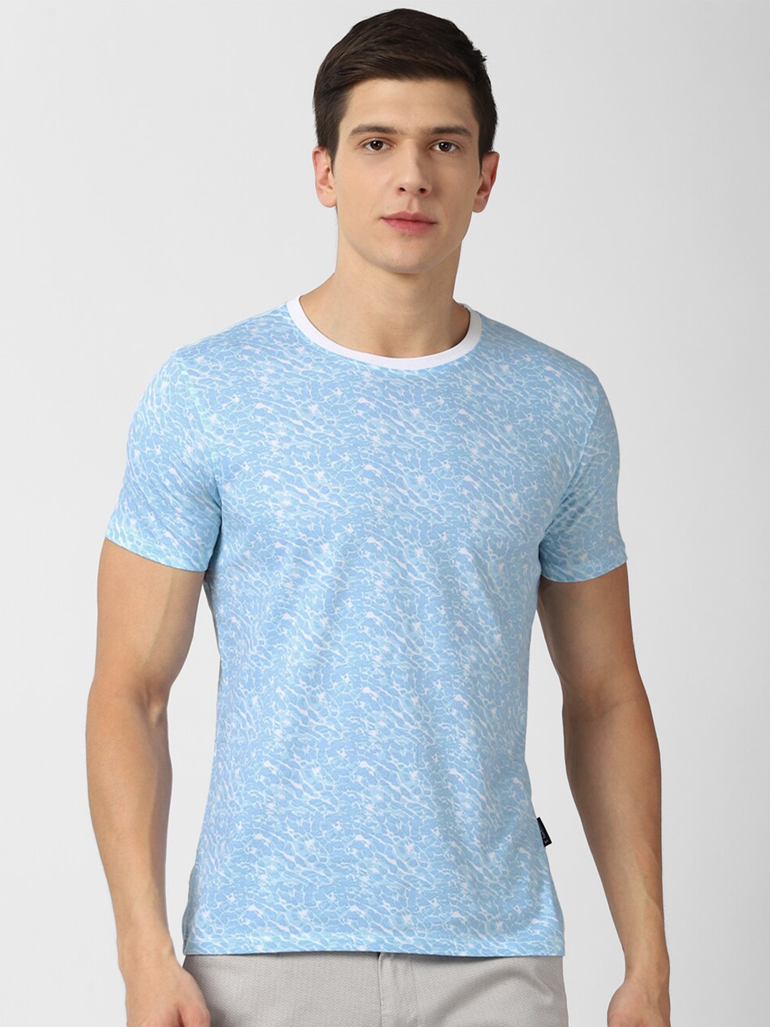 

V Dot Men Blue & White Printed Round Neck Cotton Slim Fit T-shirt
