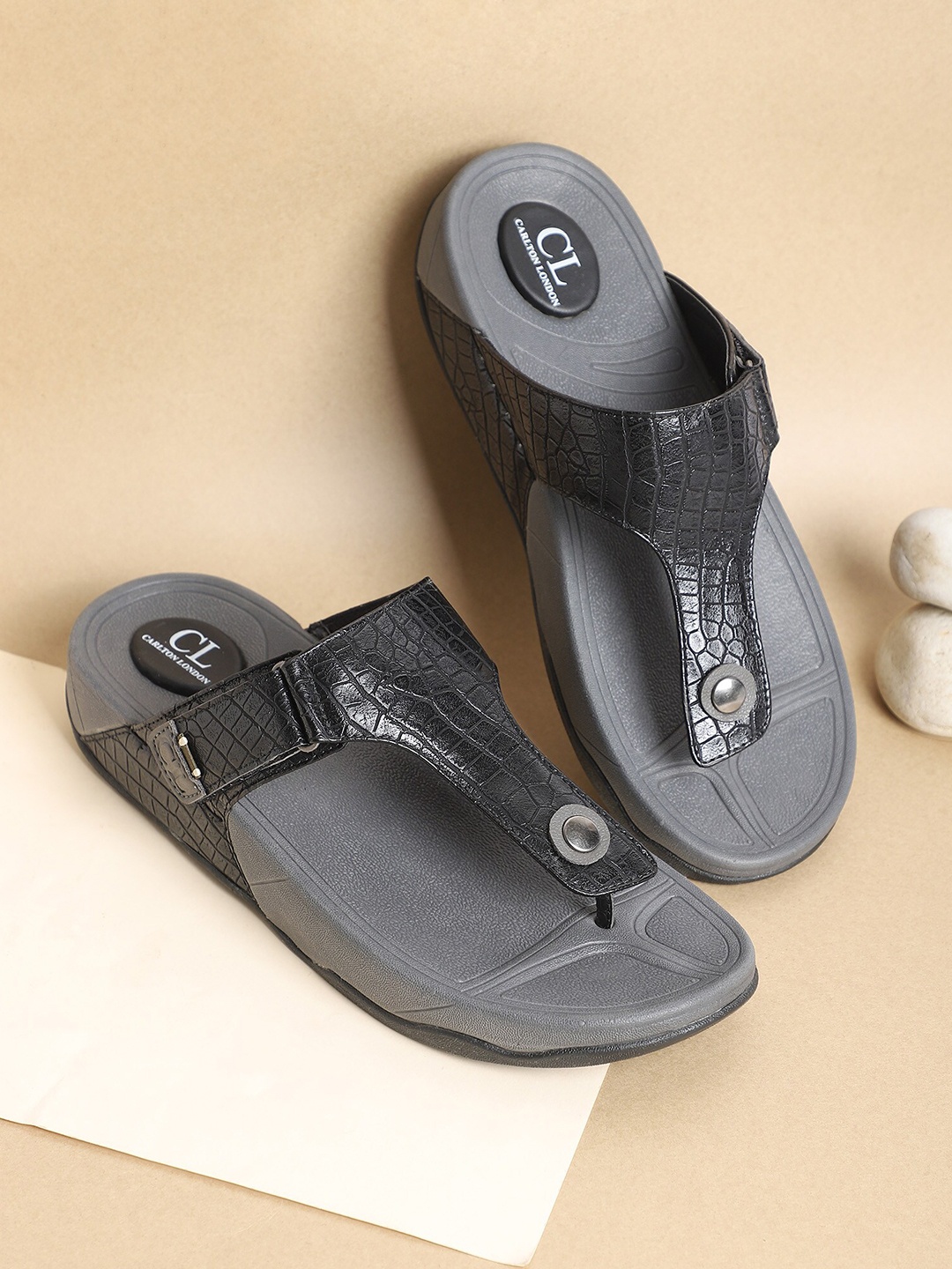 

Carlton London Men Black & Grey Textured Comfort Sandals