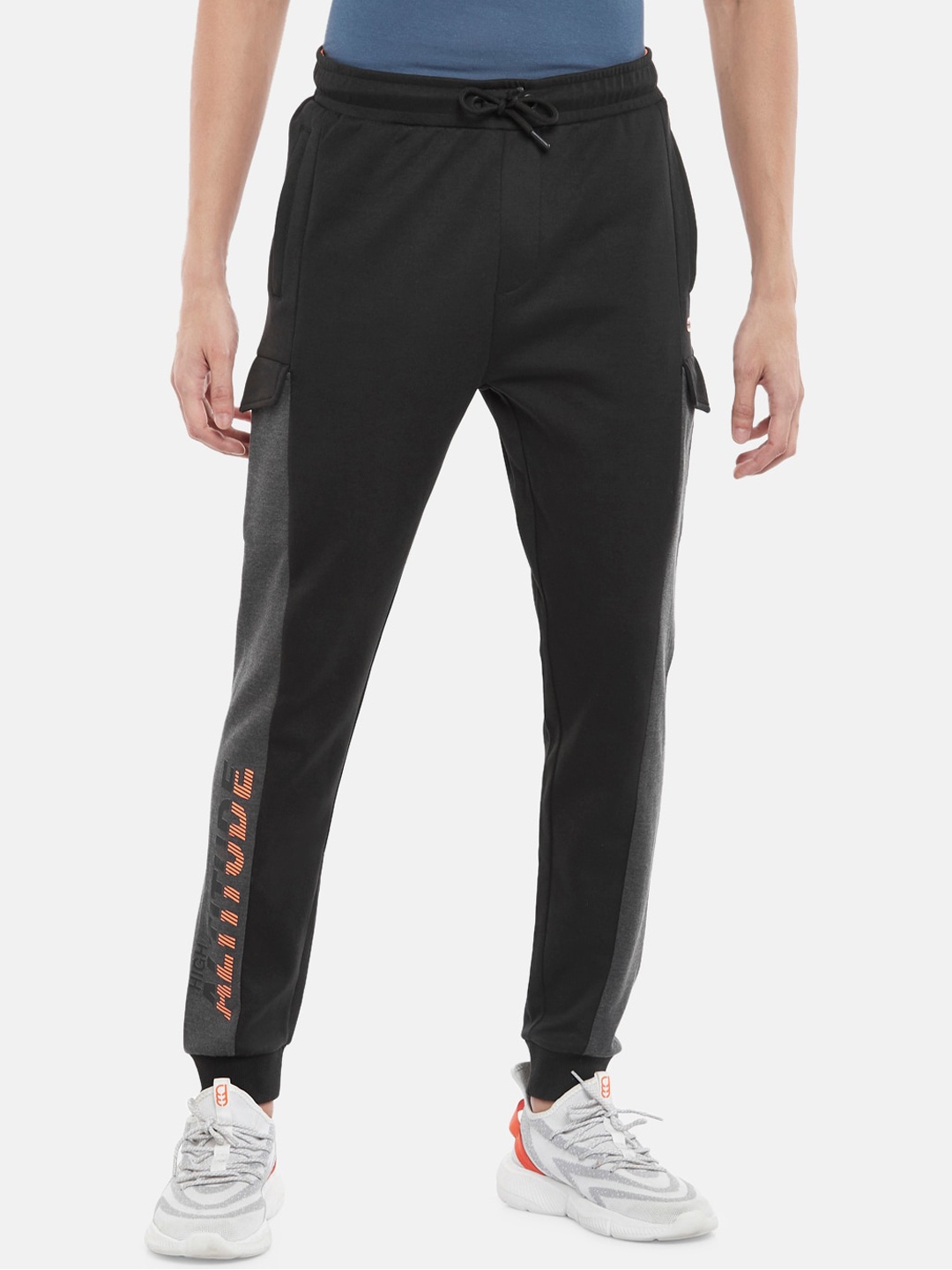 

Ajile by Pantaloons Men Black Solid Slim Fit Cotton Joggers