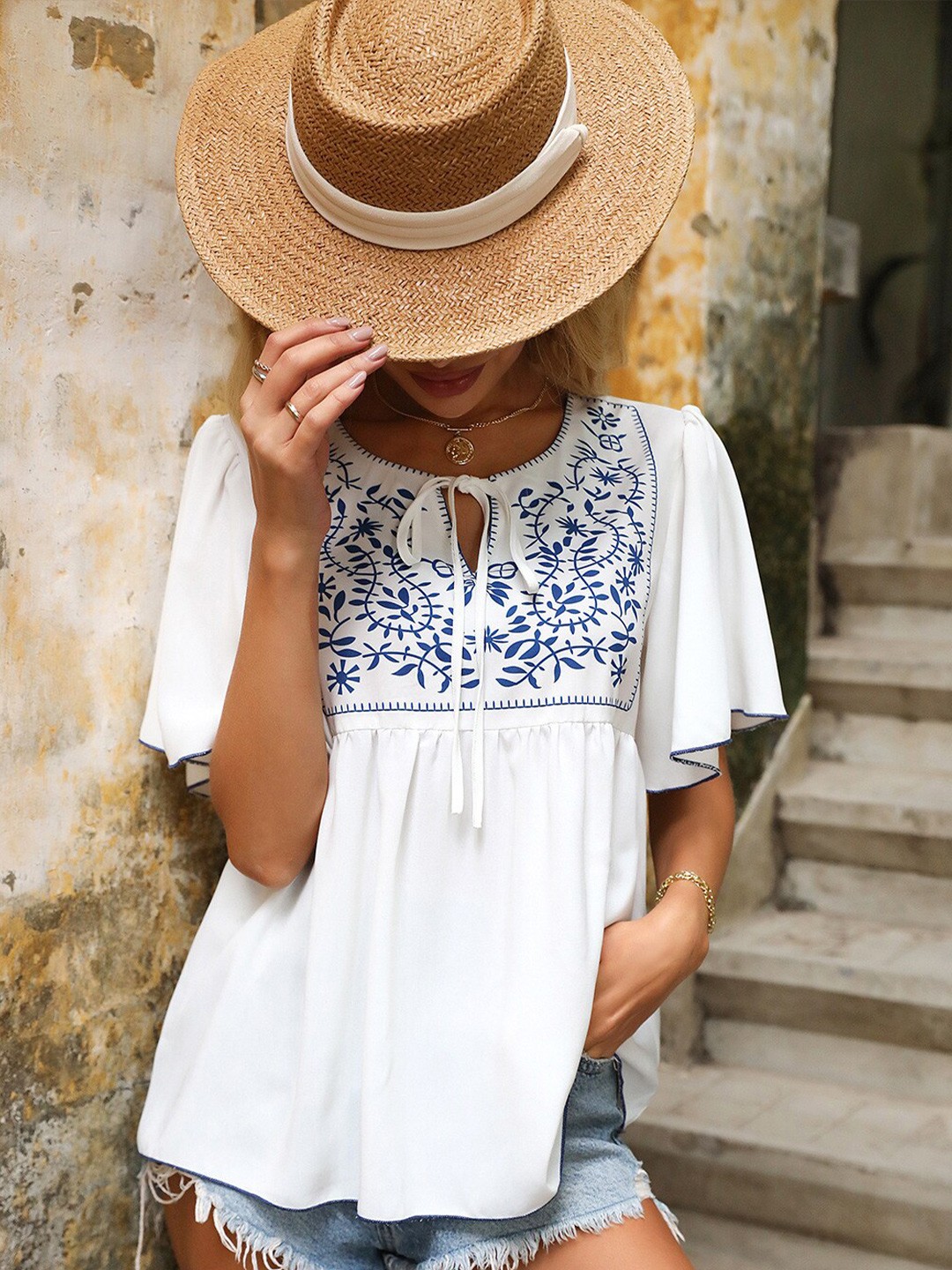

La Aimee White & Blue Floral Print Keyhole Neck Empire Top