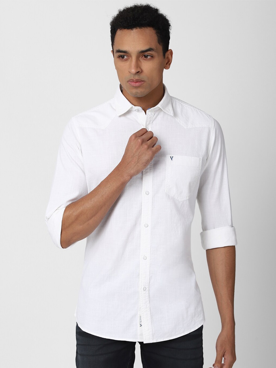 

VAN HEUSEN DENIM LABS Men White Solid Slim Fit Casual Shirt