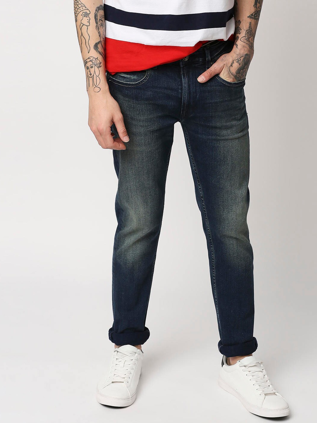 

Pepe Jeans Men Tapered Fit Low-Rise Low Distress Heavy Fade Jeans, Blue