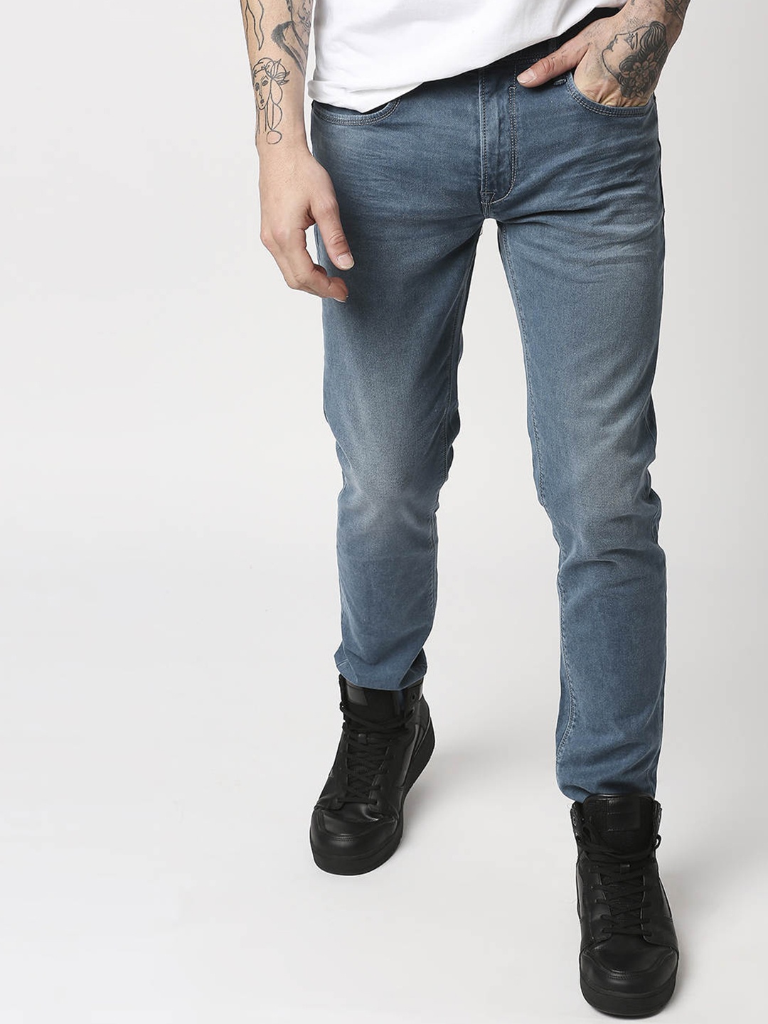 

Pepe Jeans Men Tapered Fit Low-Rise Low Distress Light Fade Jeans, Blue
