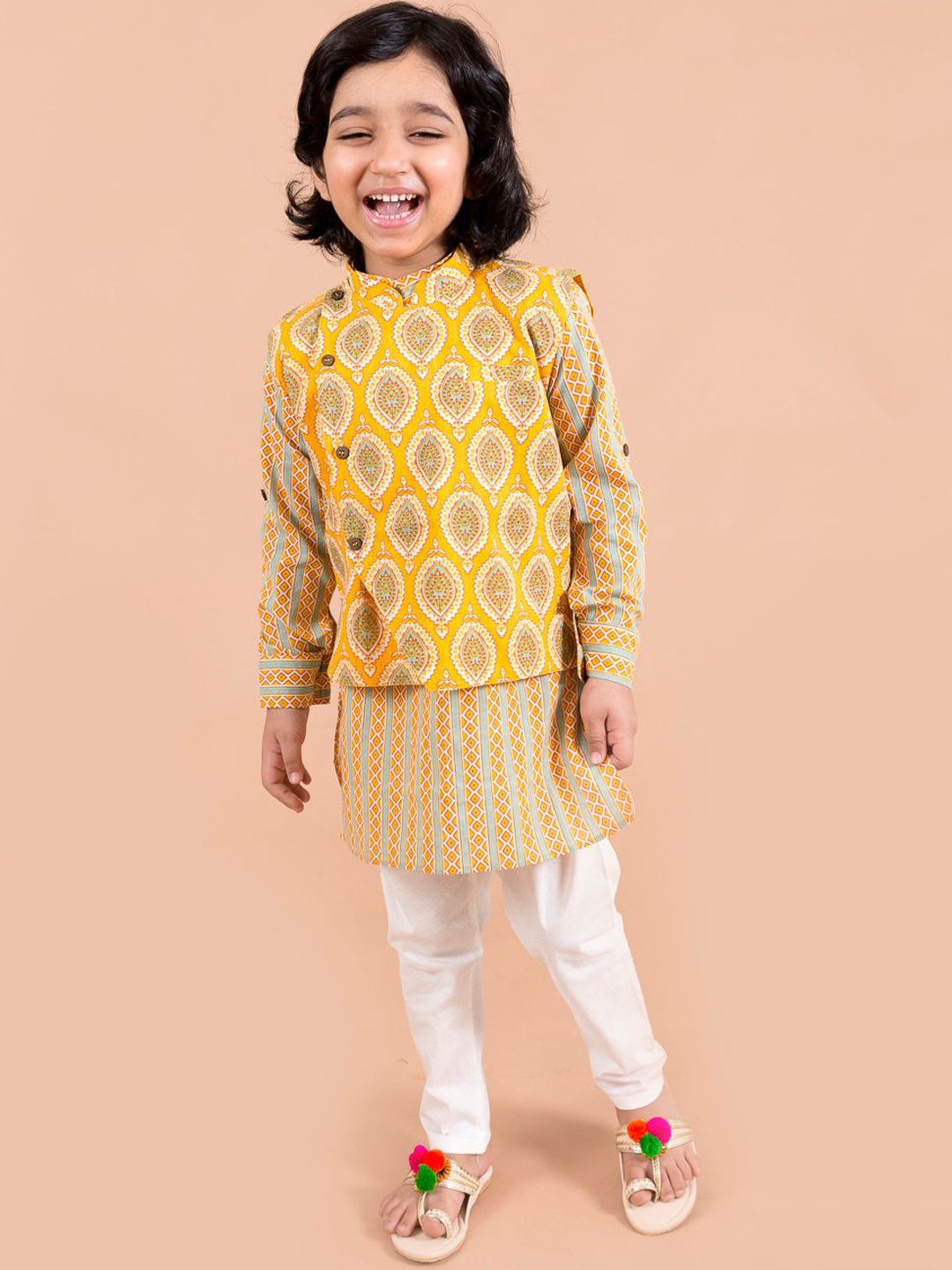 

LIL PITAARA Boys Yellow Ethnic Motifs Printed Pure Cotton Kurta with Pyjamas